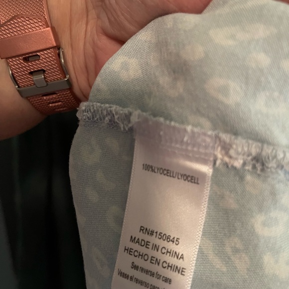 Sleeveless blouse - Picture 6 of 6